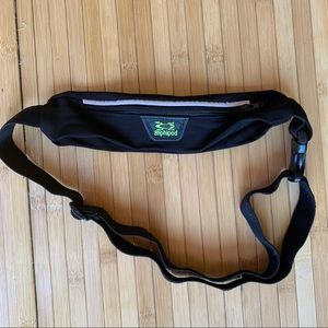 Amphipod Running Adjustable Waist Storage Phone